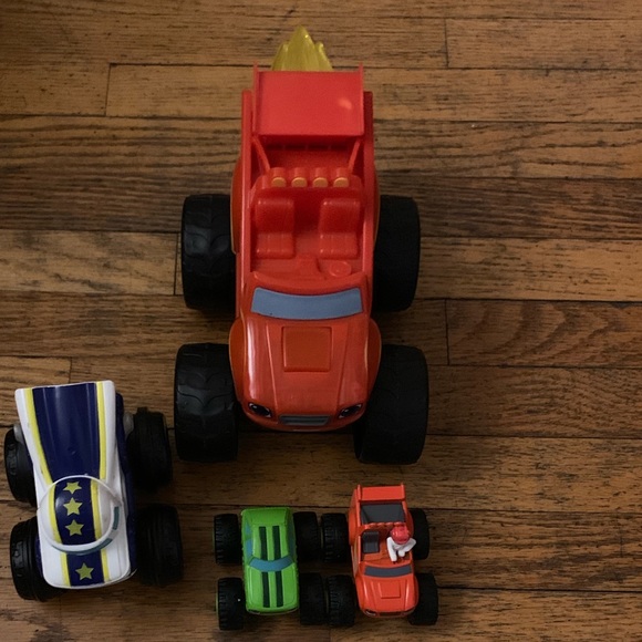 Blaze & the monster machines bundle w darington - Picture 4 of 6